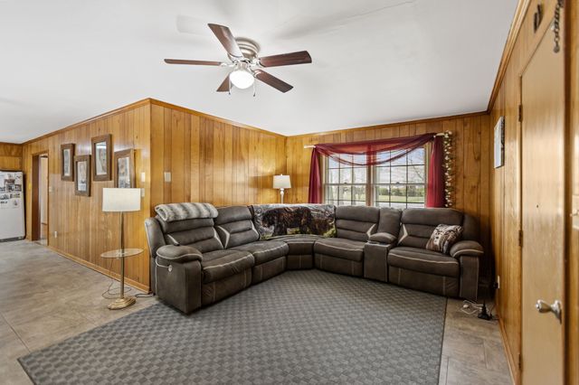 118 Bel Aire Dr, Winchester, TN 37398