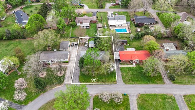 118 Bel Aire Dr, Winchester, TN 37398