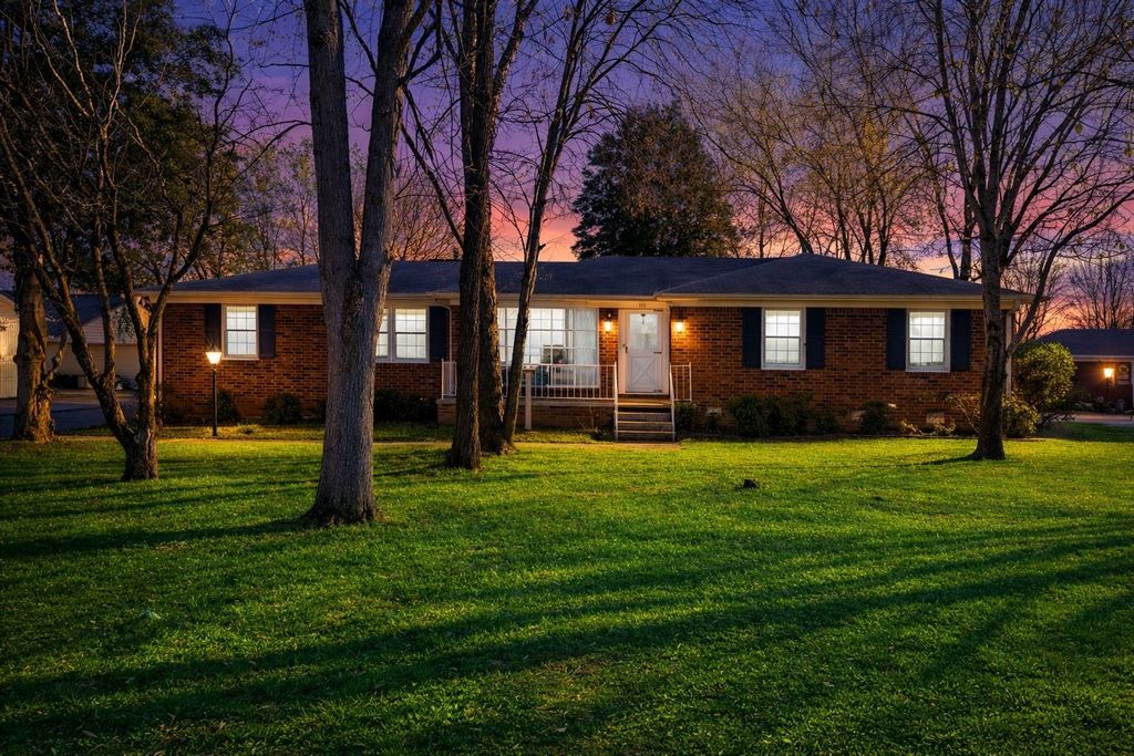 118 Bel Aire Dr, Winchester, TN 37398