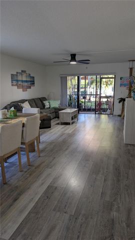 369 Lakeview Dr 101, Weston, FL 33326