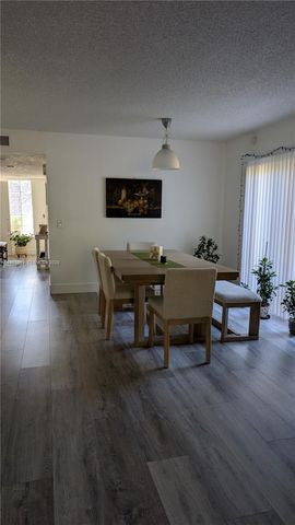 369 Lakeview Dr 101, Weston, FL 33326