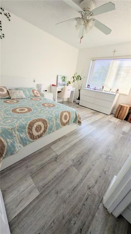 369 Lakeview Dr 101, Weston, FL 33326