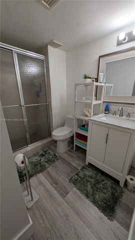 369 Lakeview Dr 101, Weston, FL 33326