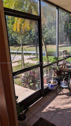 369 Lakeview Dr 101, Weston, FL 33326