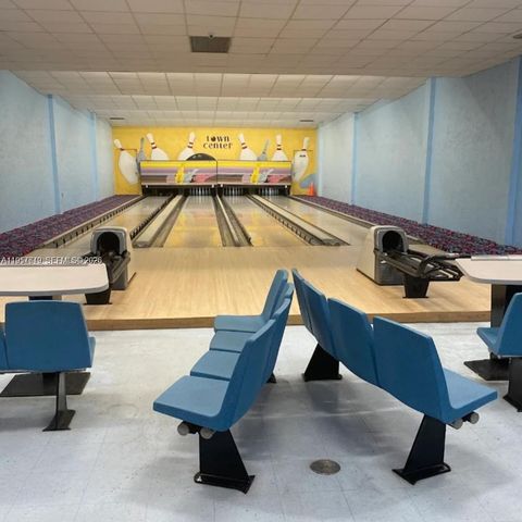 369 Lakeview Dr 101, Weston, FL 33326