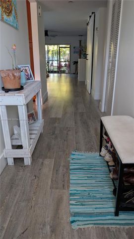 369 Lakeview Dr 101, Weston, FL 33326