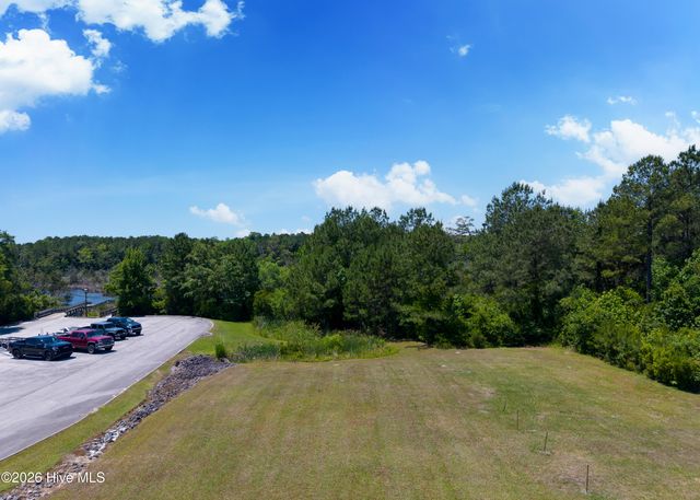 250 Kings Creek Crossing, Holly Ridge, NC 28445
