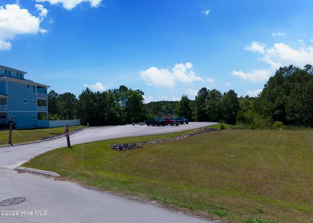 250 Kings Creek Crossing, Holly Ridge, NC 28445