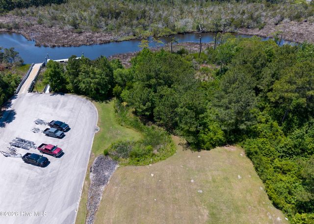 250 Kings Creek Crossing, Holly Ridge, NC 28445