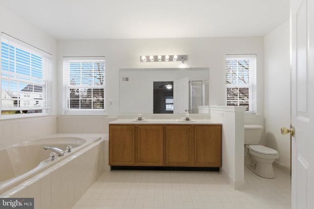 435 LONGLEAF DR, Perkasie, PA 18944