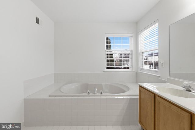 435 LONGLEAF DR, Perkasie, PA 18944