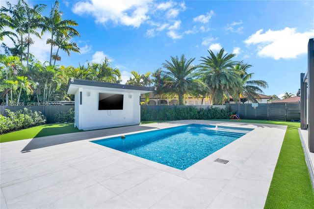 13236 SW 201st Ter, Miami, FL 33177