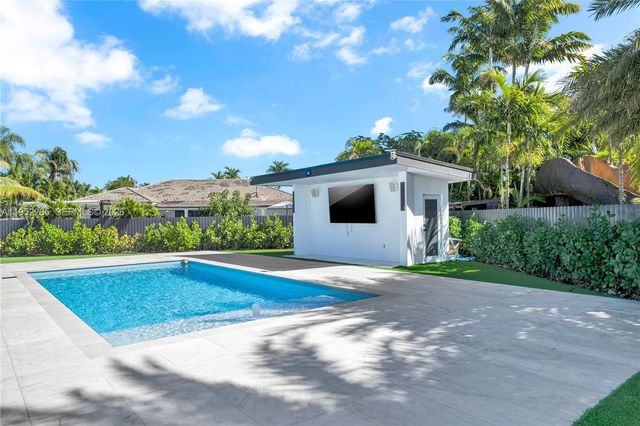 13236 SW 201st Ter, Miami, FL 33177