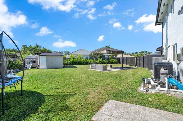 13236 SW 201st Ter, Miami, FL 33177