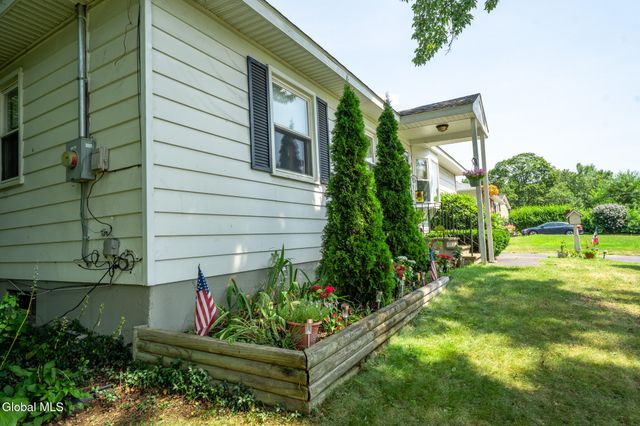 37 Linton Avenue, Colonie, NY 12205