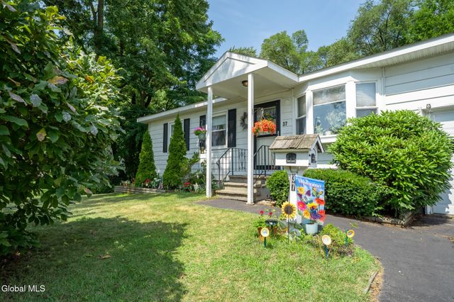 37 Linton Avenue, Colonie, NY 12205