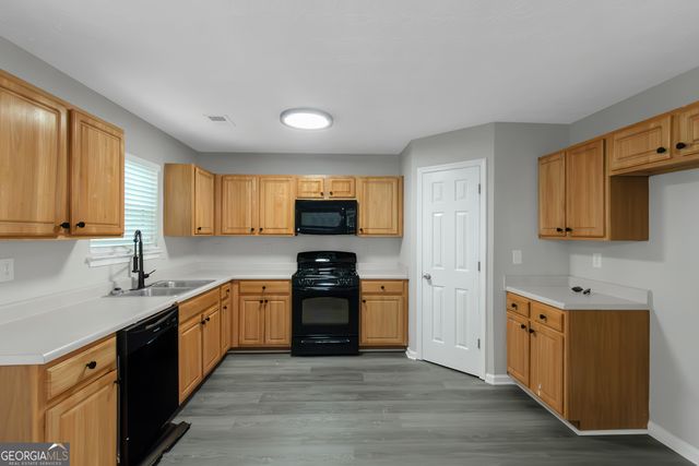 150 Spring Lake Terrace, Covington, GA 30016