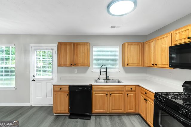 150 Spring Lake Terrace, Covington, GA 30016