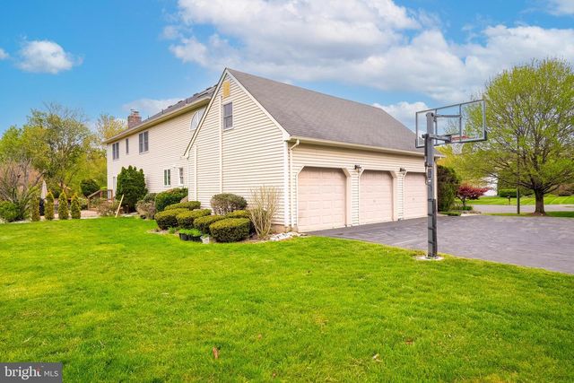 6 BUSH CT, Princeton Junction, NJ 08550