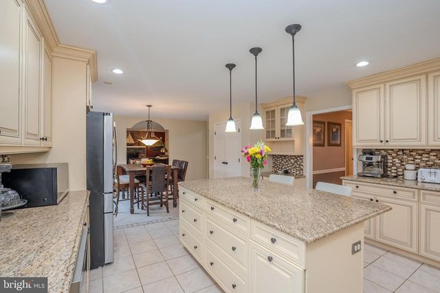 6 BUSH CT, Princeton Junction, NJ 08550