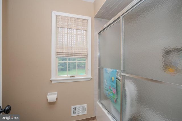 6 BUSH CT, Princeton Junction, NJ 08550