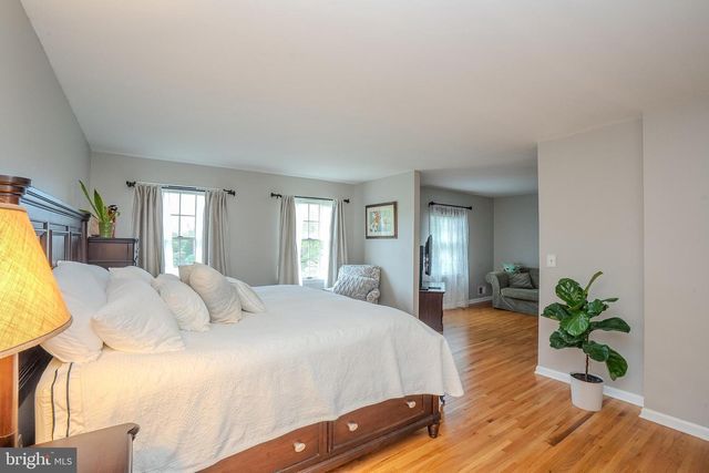 6 BUSH CT, Princeton Junction, NJ 08550