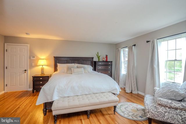 6 BUSH CT, Princeton Junction, NJ 08550