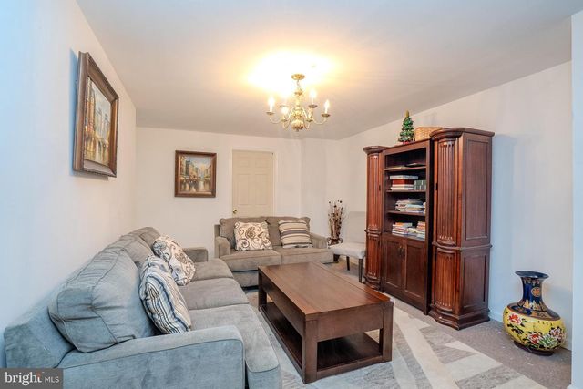 6 BUSH CT, Princeton Junction, NJ 08550