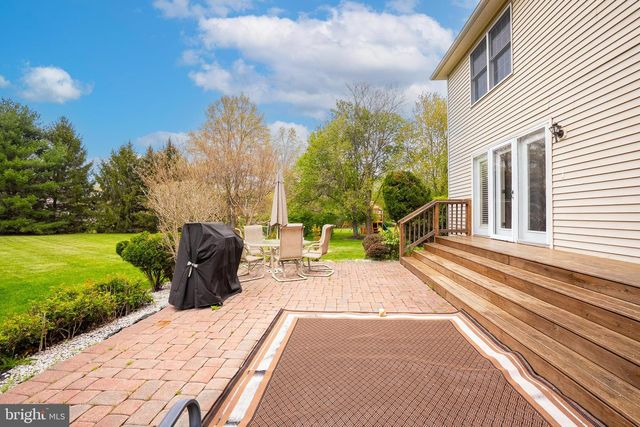 6 BUSH CT, Princeton Junction, NJ 08550