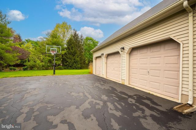 6 BUSH CT, Princeton Junction, NJ 08550