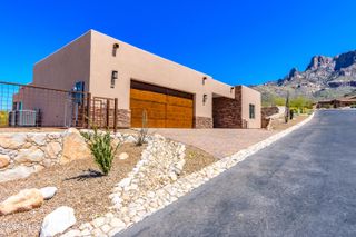 2399 Della Roccia Court, Oro Valley, AZ 85737
