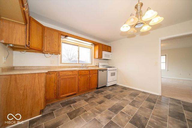 4993 Vance, Columbus, IN 47201