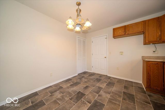 4993 Vance, Columbus, IN 47201