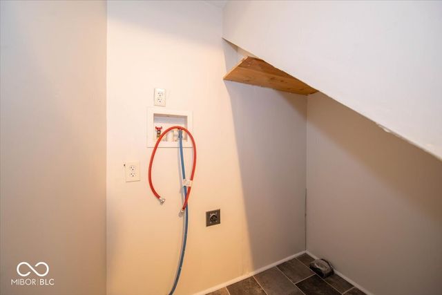 4993 Vance, Columbus, IN 47201