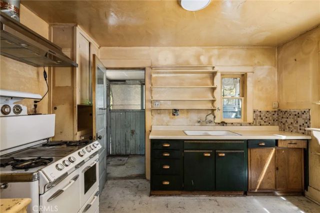 349 N Pine, Orange, CA 92866