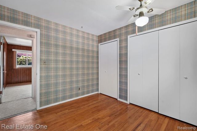 219 Allen Lake Drive, White Lake, MI 48386