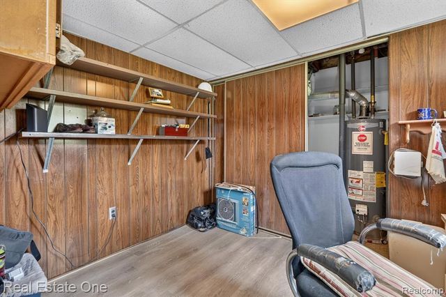 219 Allen Lake Drive, White Lake, MI 48386