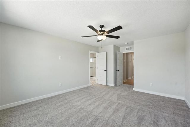 1333 S 4th Street E, Louisburg, KS 66053