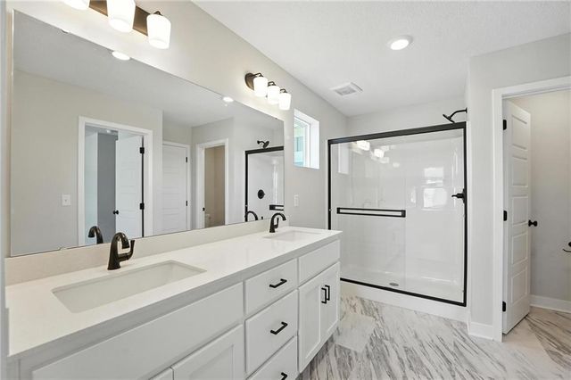 1333 S 4th Street E, Louisburg, KS 66053