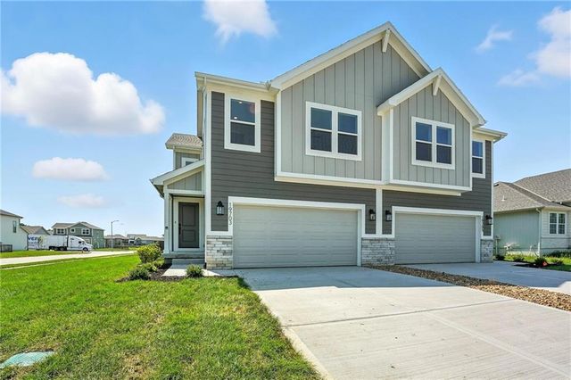 1333 S 4th Street E, Louisburg, KS 66053