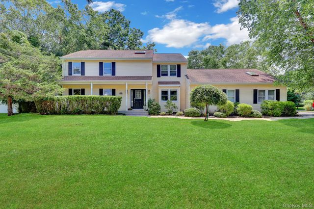 67 Randall Road, Wading River, NY 11792