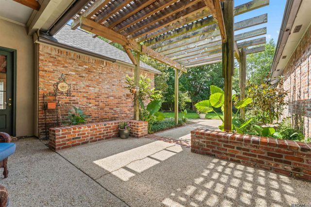 9806 Sedgewick Ct, Saint George, LA 70809