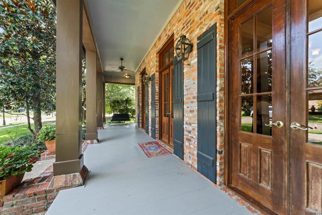 9806 Sedgewick Ct, Saint George, LA 70809