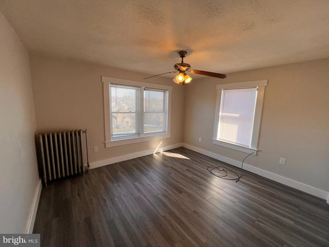 2268 READING, Reading, PA 19609