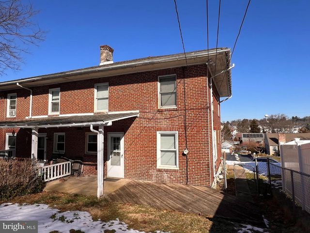 2268 READING, Reading, PA 19609