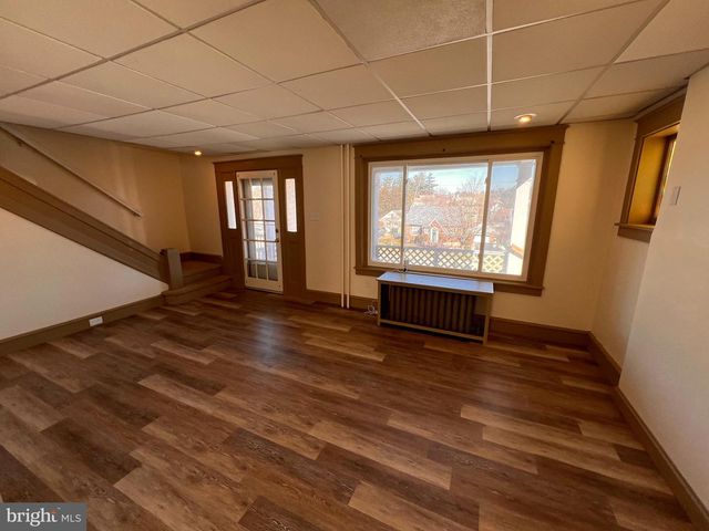 2268 READING, Reading, PA 19609