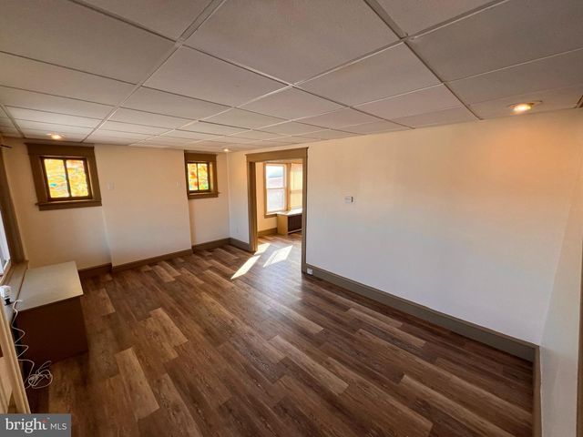 2268 READING, Reading, PA 19609