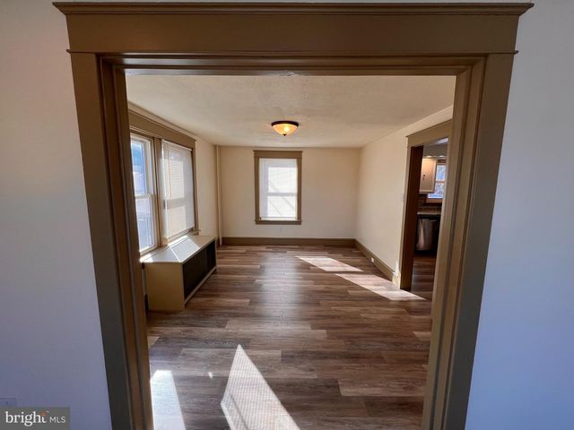 2268 READING, Reading, PA 19609