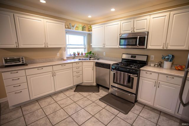 9774 Sycamore Road, Plymouth, IN 46563