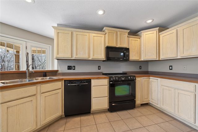 16 Appleby Lane, Bella Vista, AR 72715